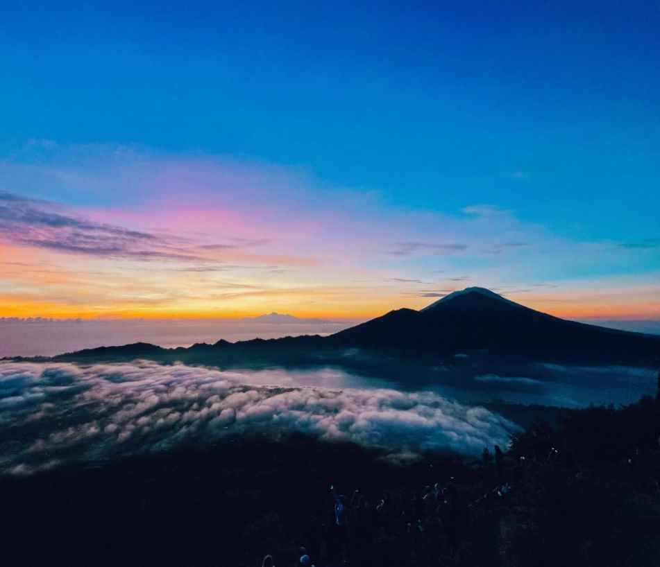 Mount Batur Sunrise Trekking: 1,717m Volcanic Summit & Sea of Clouds